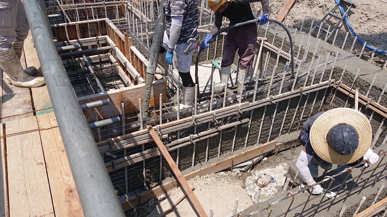 大阪府堺市北区北花田町　ラス型枠と在来型枠の併用の工法